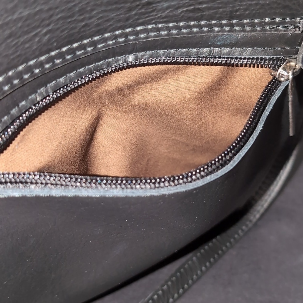 Vera Pelle Italy Women's Small Black Leather Crossbody Bag. - Picture 9 of 14